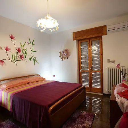 Red Flower House Appartement